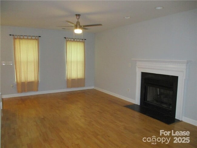 Foto del edificio - 5043 Wheat Dr SW