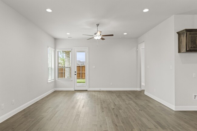 Foto del edificio - 2702 Woodland Ct