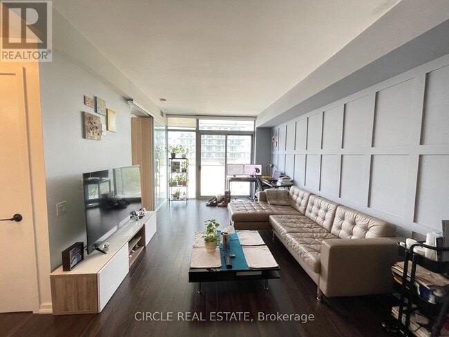 Building Photo - 103 The Queensway