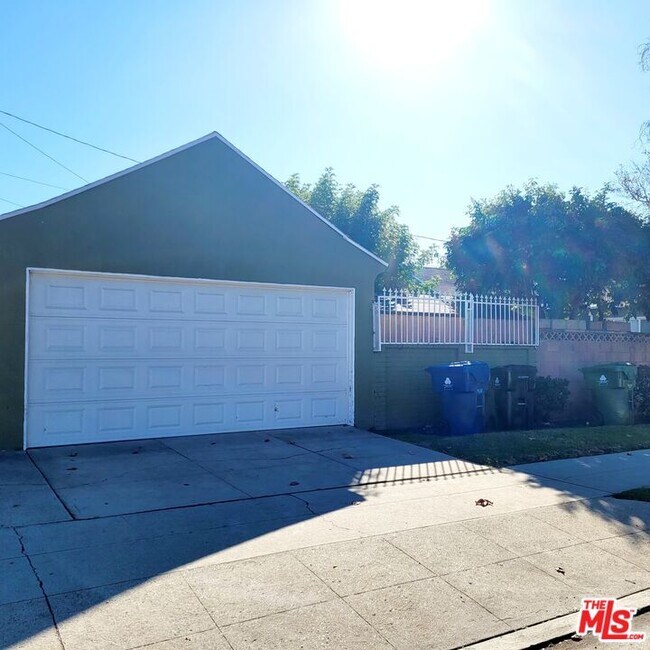 Foto del edificio - 3760 Wellington Rd