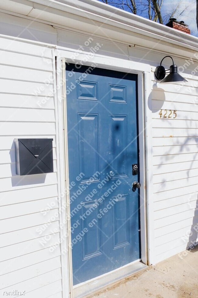 Foto del edificio - 2 br, 1 bath House - 4225 Crittenden Ave #...