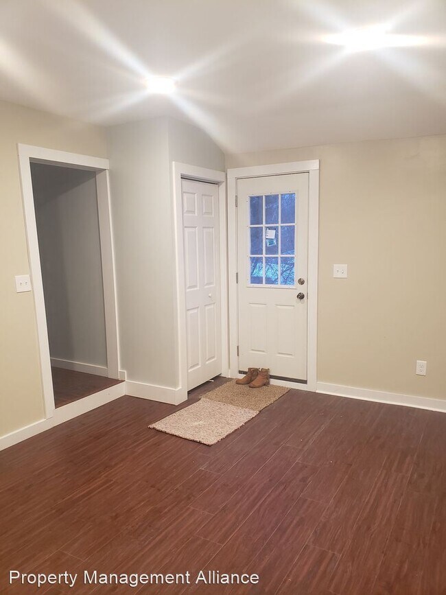 Building Photo - 3 br, 1 bath House - 510 Lamson Rd.