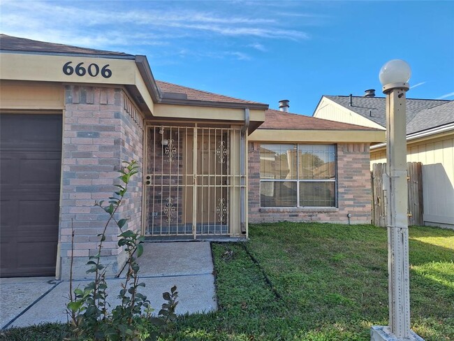 Foto del edificio - 6606 Briar Terrace Dr