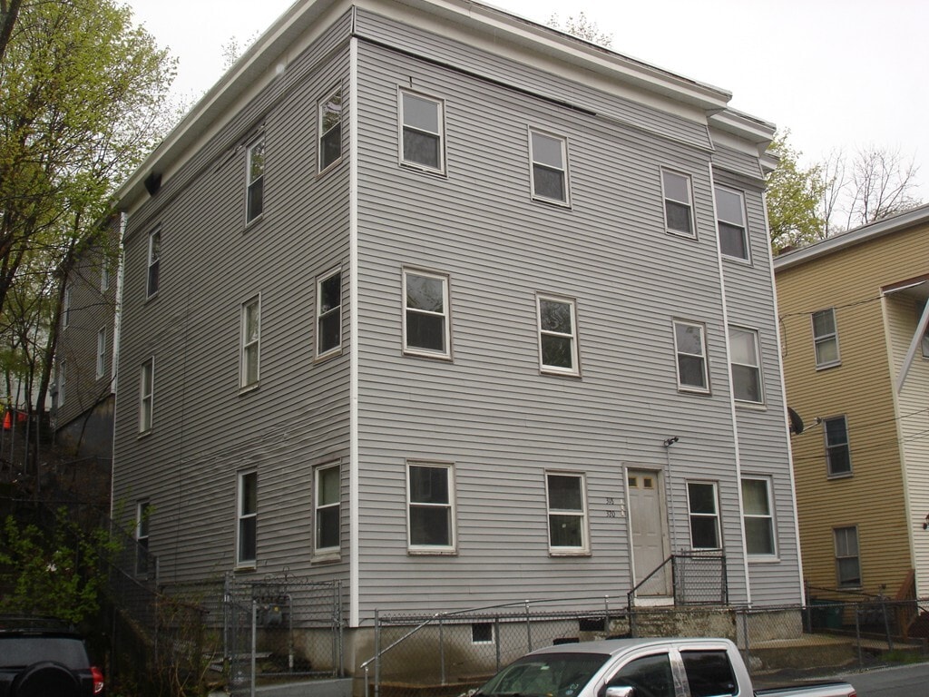 Primary Photo - 318-320 Elm St