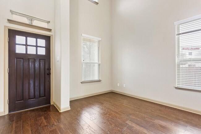 Building Photo - 10908 Beaman Ct