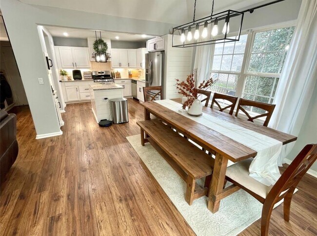 Foto del edificio - 1811 Tickner St