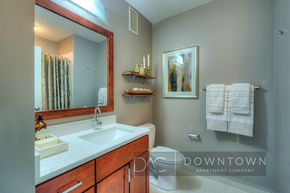 Foto principal - 440 E Grand Ave