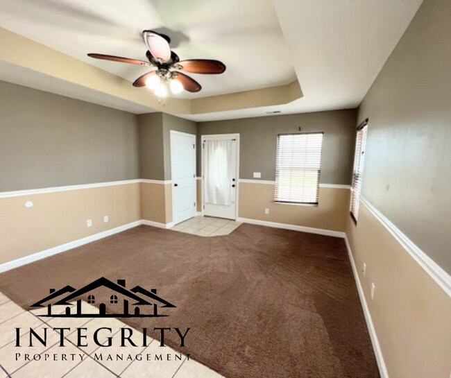 Foto del edificio - 21055 Halifax Dr