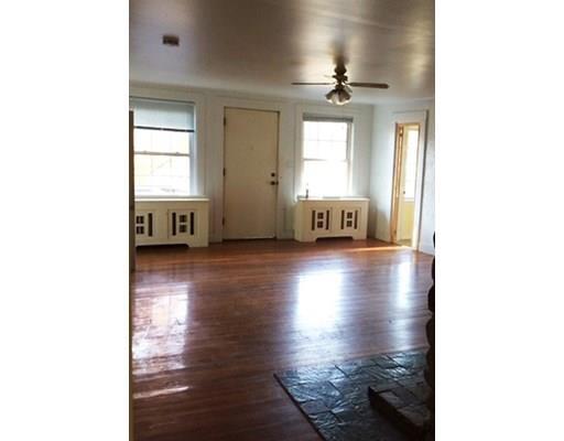 Building Photo - 208 S Main St