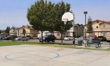 Building Photo - 600 Hosking Ave