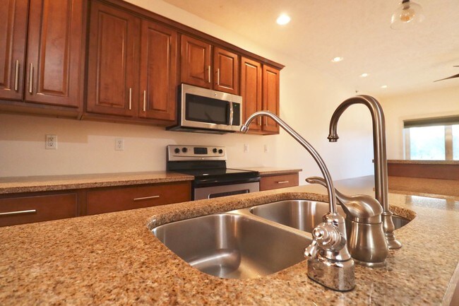 Foto del edificio - 2 br, 2.5 bath House - 370 Frontier Avenue