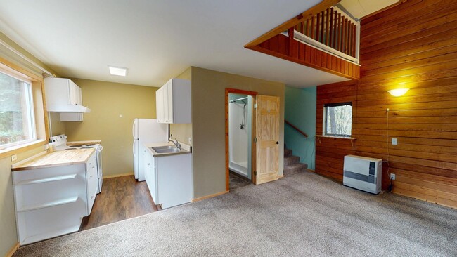 Building Photo - 495 Sun Way