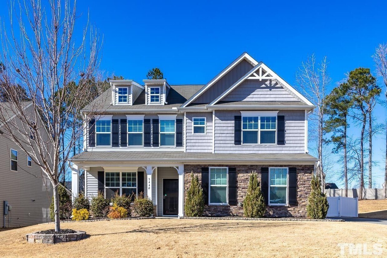 Foto principal - 5440 Emerald Spring Dr