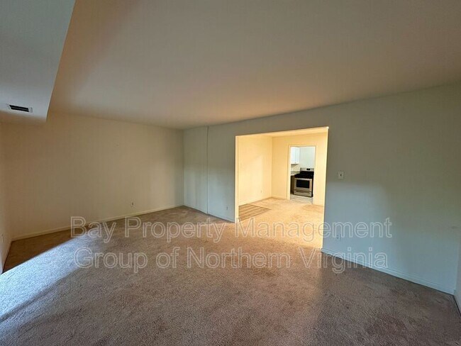 Building Photo - 11604 Vantage Hill Rd