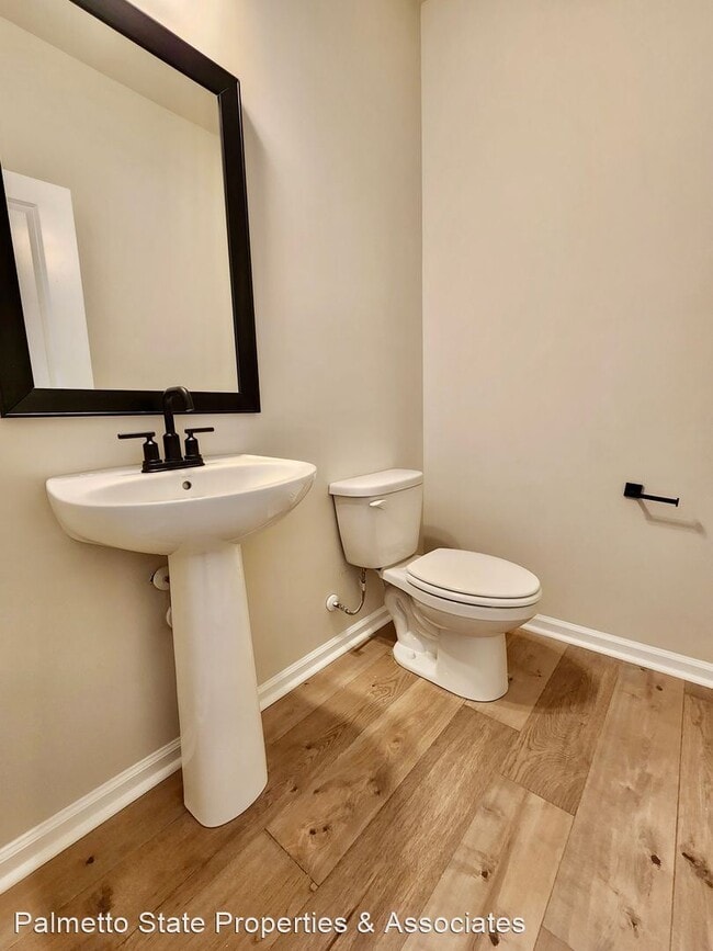 Building Photo - 4 br, 2.5 bath House - 158 Pine Crest View...