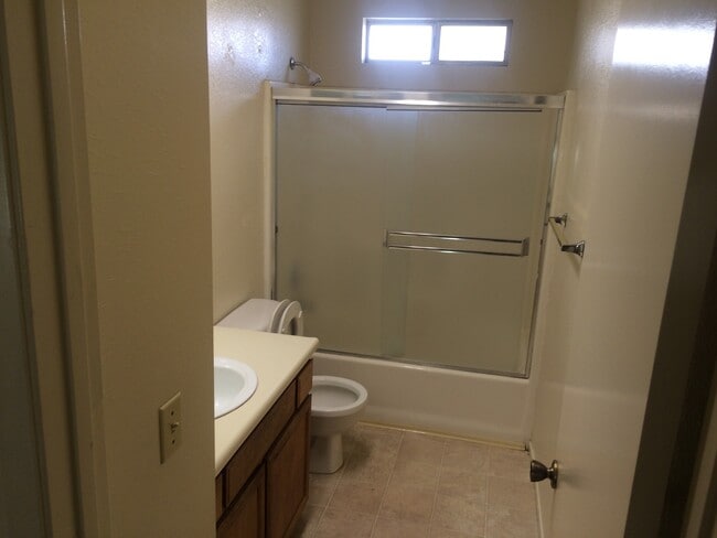 Building Photo - 6205 S H St