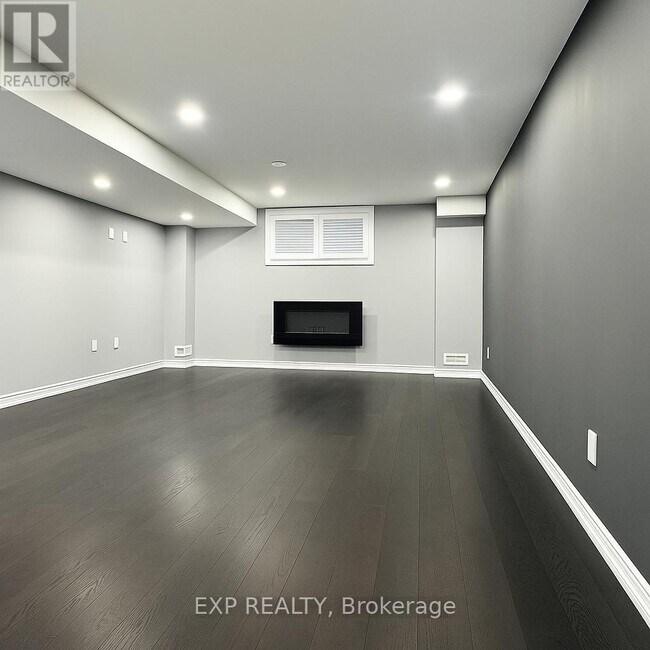 Building Photo - 526 Woodbine Ave