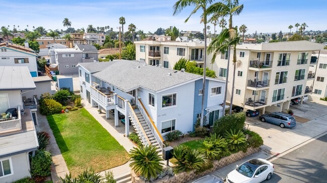Building Photo - Stunning 2 Bed/1 Bath With Bay Views In Cr...