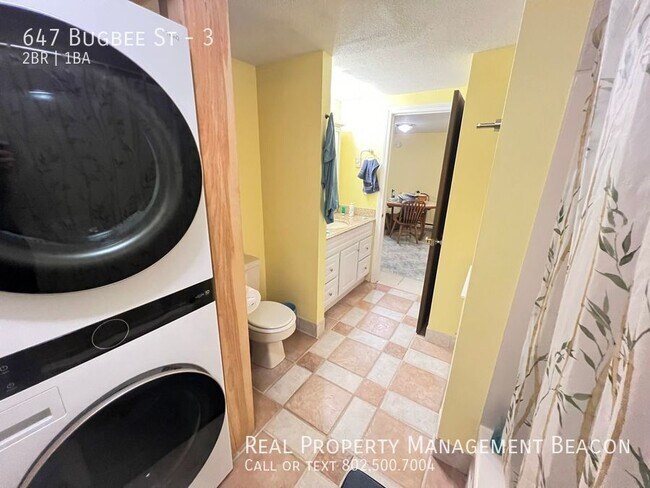 Building Photo - White River Junction - 2 Bed, 1 Bath house...