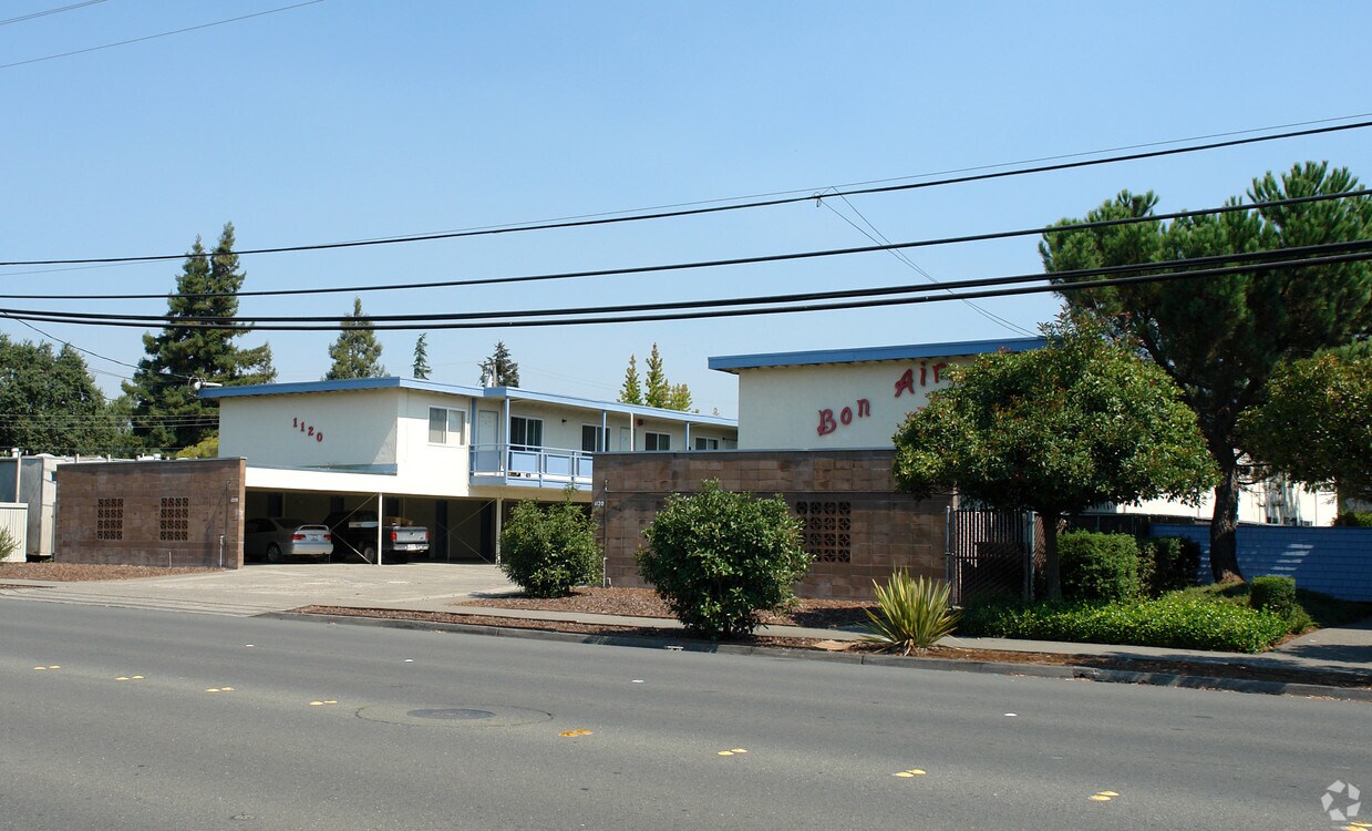 Foto del edificio - 1120 Yulupa Ave