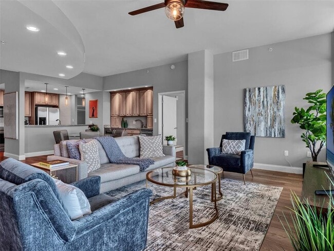 Foto del edificio - 525 E Jackson St