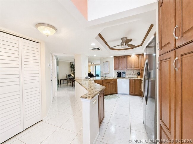 Building Photo - 9500 S Ocean Dr
