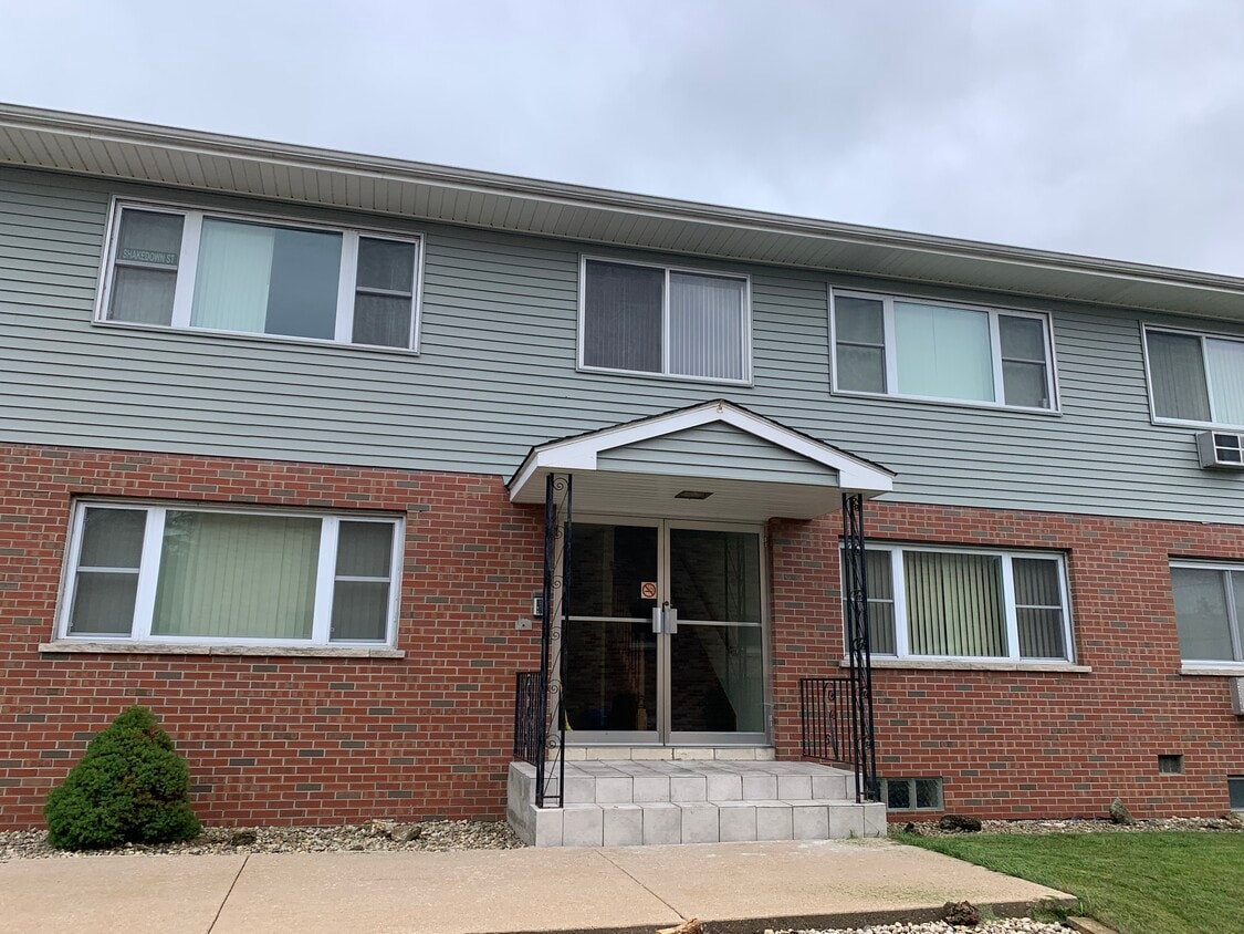 5801 Bjelde Ln Unit 3, Monona, WI 53716 Apartments in Monona, WI