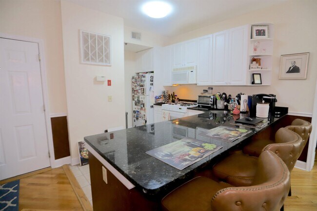 Foto del edificio - 915 Madison St