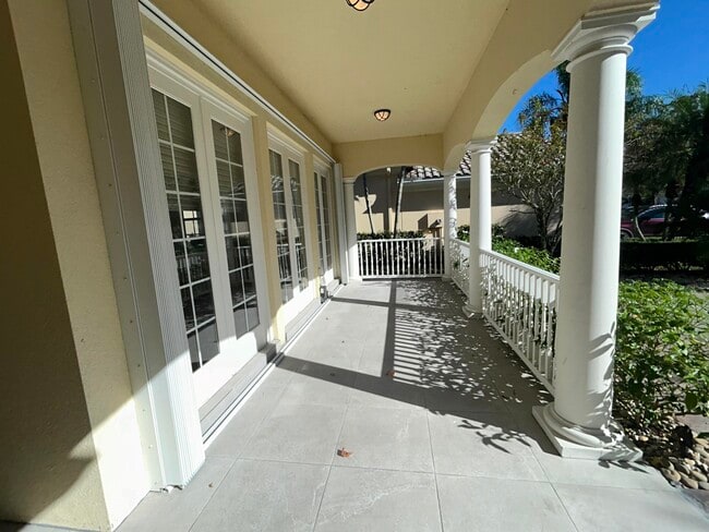 Foto del edificio - 8455 Belize Pl