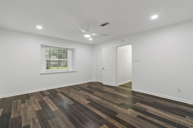 Foto del edificio - 5303 Lookout Mountain Dr