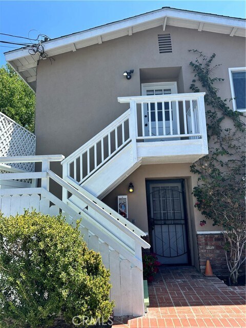 Building Photo - 372 E 20th St