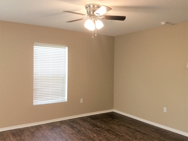 Building Photo - 1733 Strathmore Cir