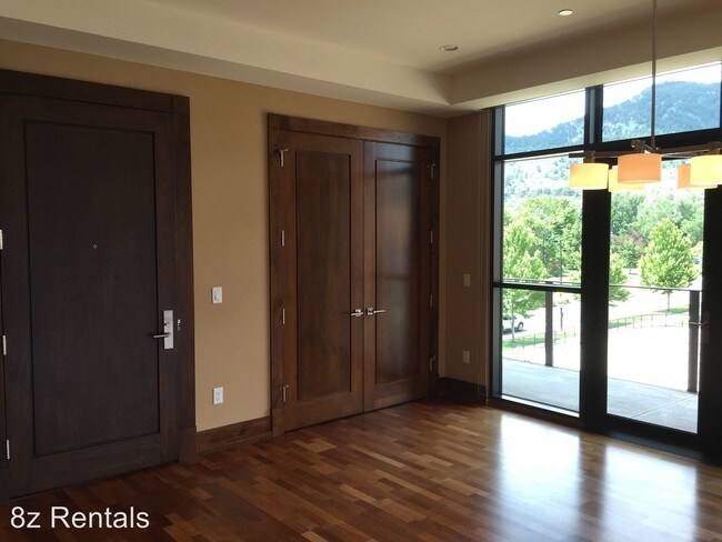Foto del edificio - 1077 Canyon Blvd
