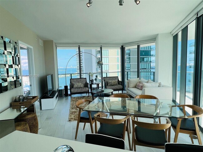 Foto del edificio - 501 NE 31st St