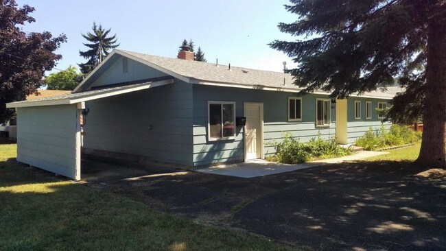 Building Photo - 407 G Avenue