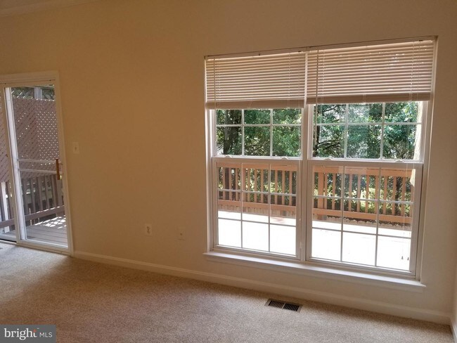 Foto del edificio - 6185 Newton Ln