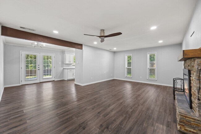 Foto del edificio - 1501 Cecil Dr