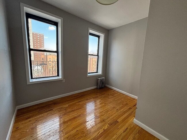 Building Photo - 112 E 103rd St