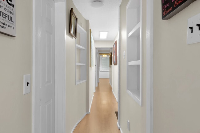 Hallway - 46 Falaise Rd
