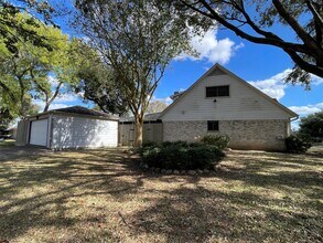 Building Photo - 12322 Huntington Field Dr