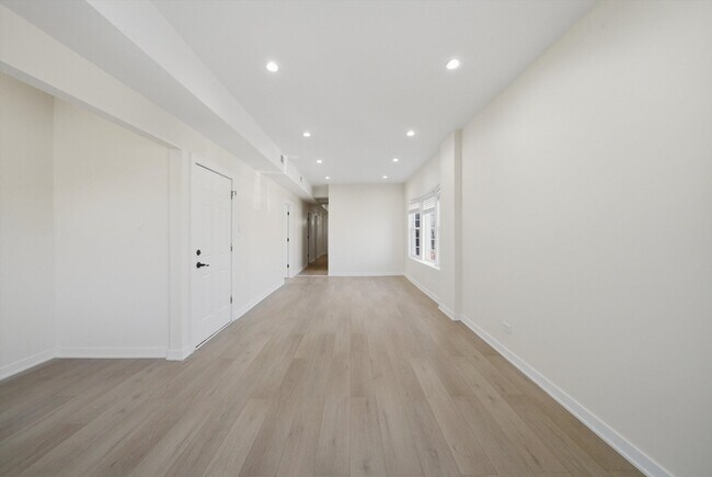 Foto del edificio - 4957 W Superior St