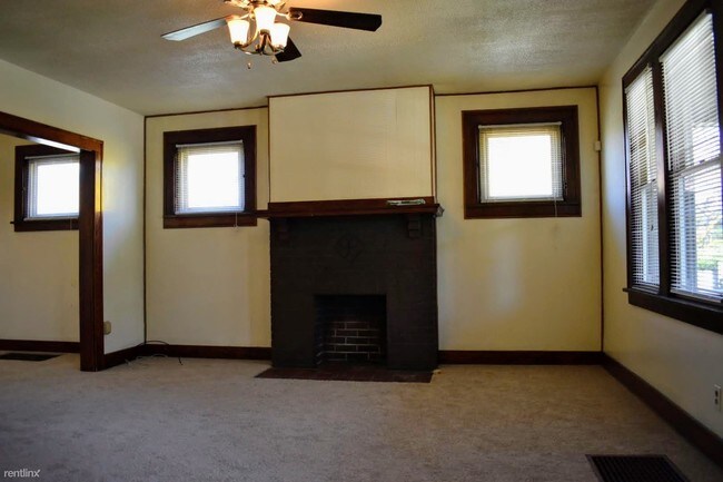 Building Photo - 3 br, 1 bath Duplex - 229 Whipple Street
