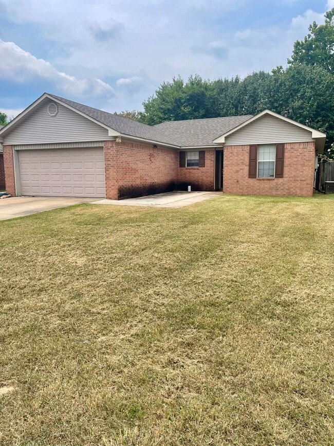 Building Photo - 1425 Joyner Dr