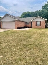 Building Photo - 1425 Joyner Dr