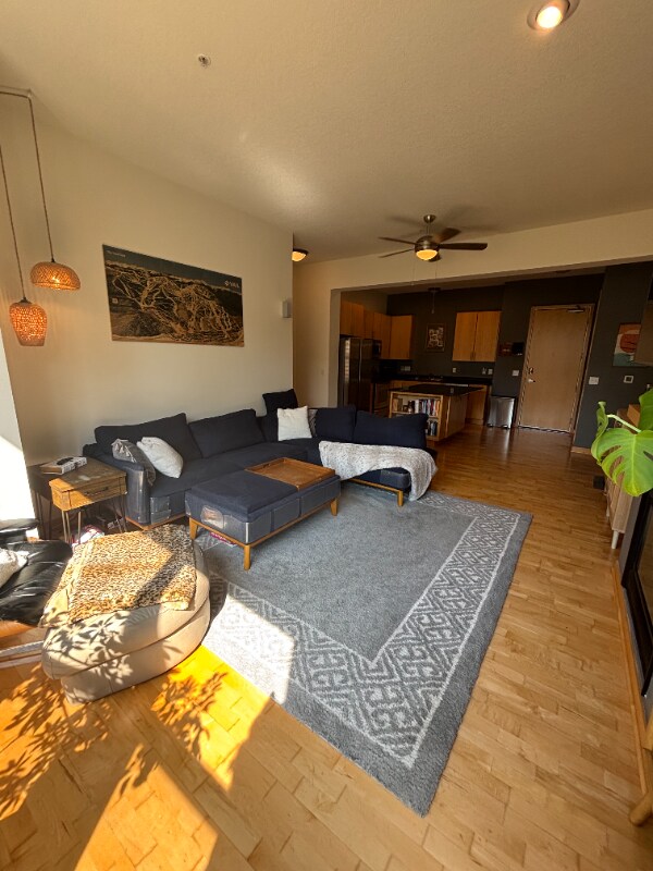 Foto del edificio - 3640 Wooddale Ave S
