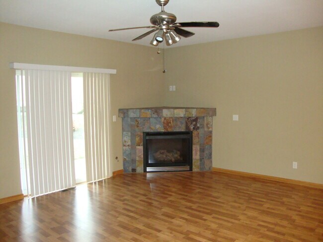 Building Photo - 508