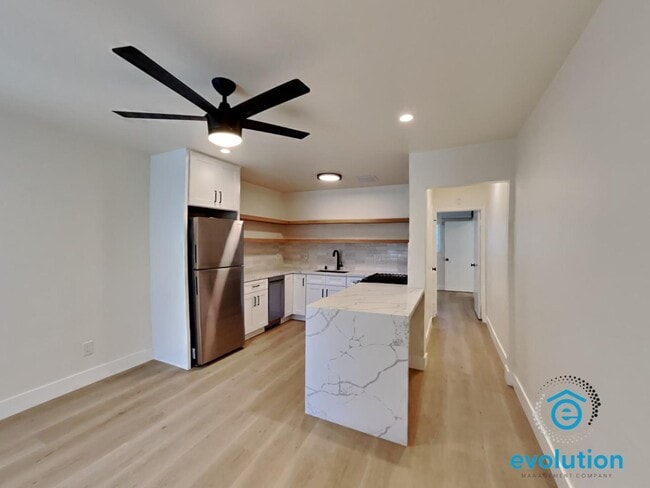 Building Photo - 734-740.5-7405 Jamaica Ct