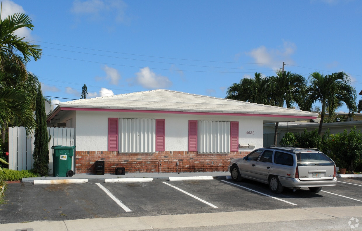 Building Photo - 4632 Bougainvilla Dr
