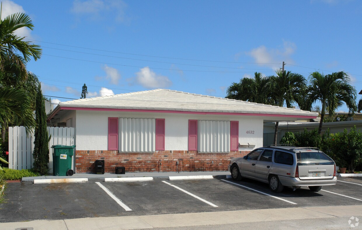 Foto del edificio - 4632 Bougainvilla Dr
