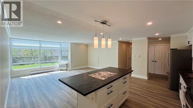 Photo du bâtiment - 45 Pond Mills Rd